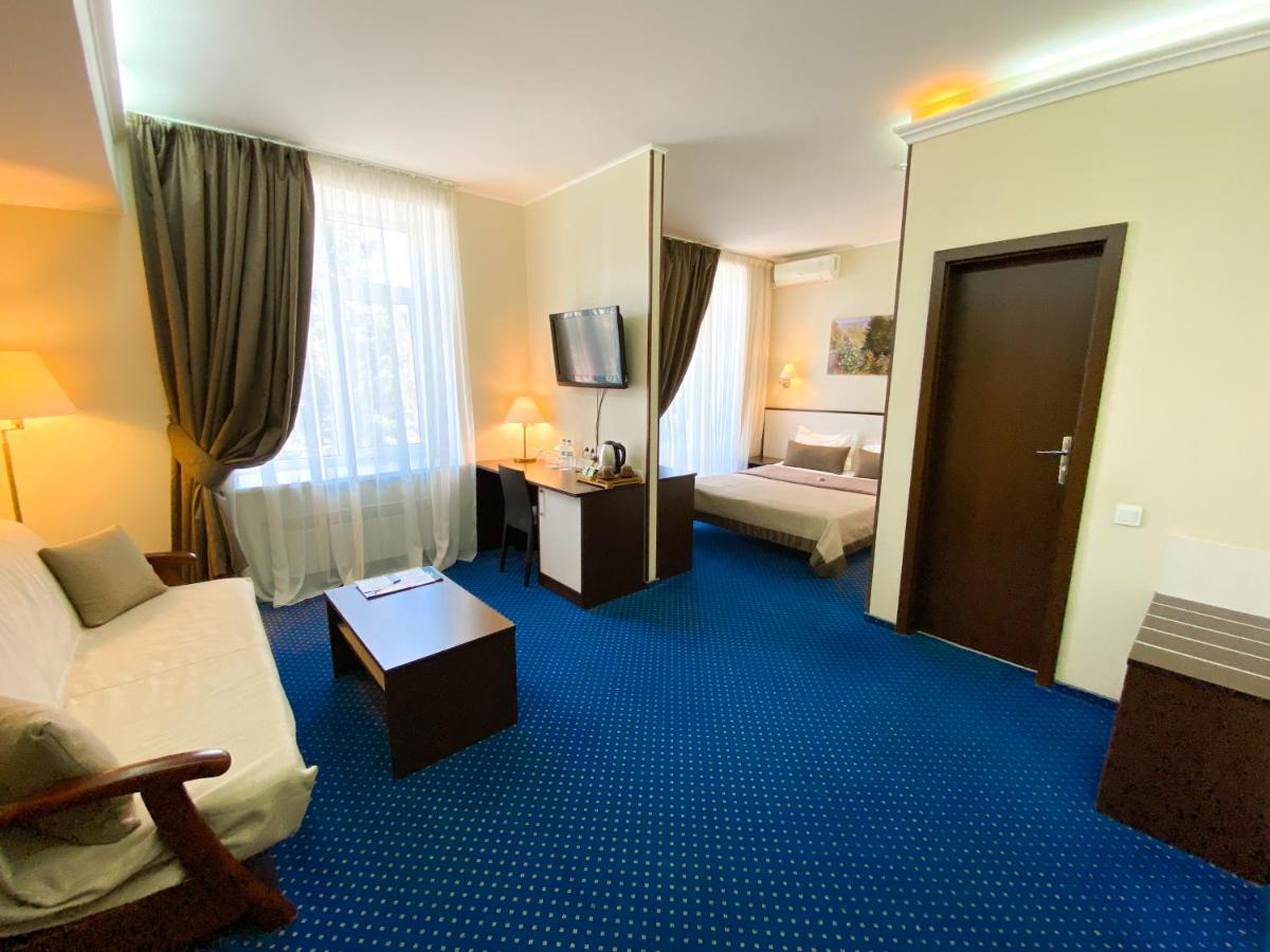 Teatralny Hotel Zaporizhia Kültér fotó